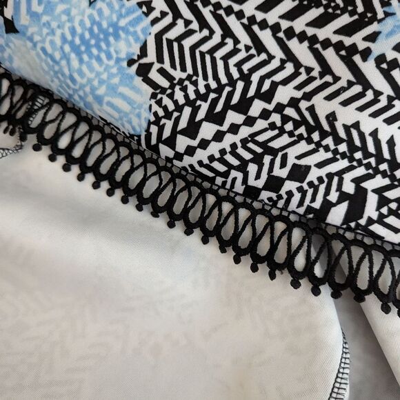 EUC - Guess! Floral and Geometric A Line Dress - 14 - Picture 3 of 5